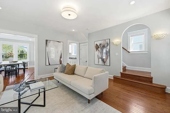 1215 Hamilton St NW — Photo 4