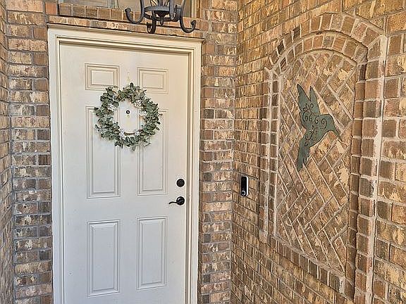 4th image of 1 Jasmine Ct