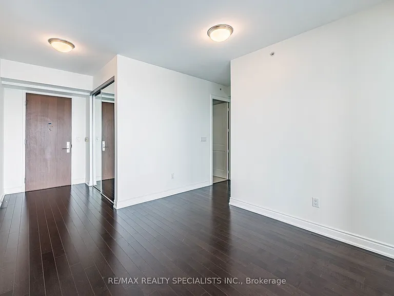 388 Yonge St #7105 — Photo 23