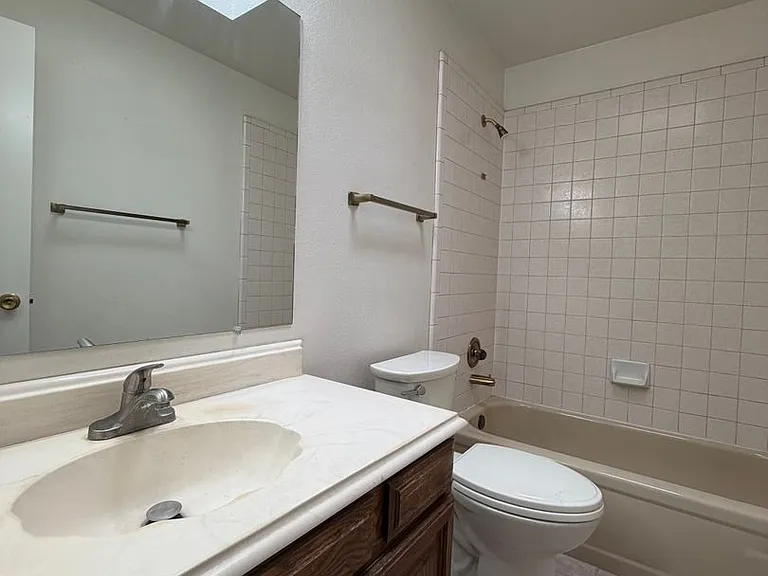 3759 E Edison St — Photo 18