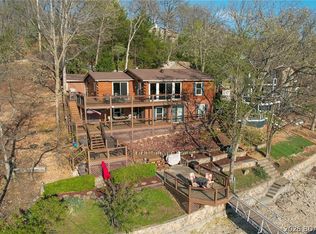 191 Tracy Ln, Lake Ozark, MO 65049