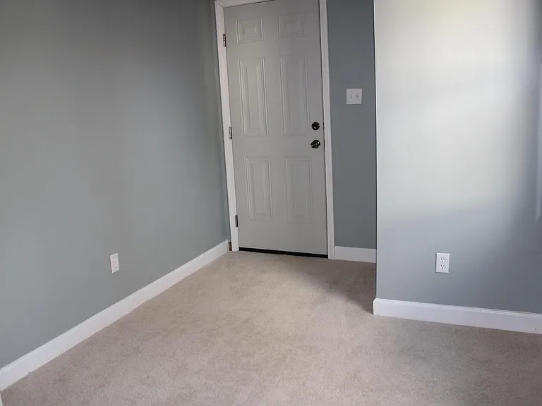 423 Price Ave — Photo 6