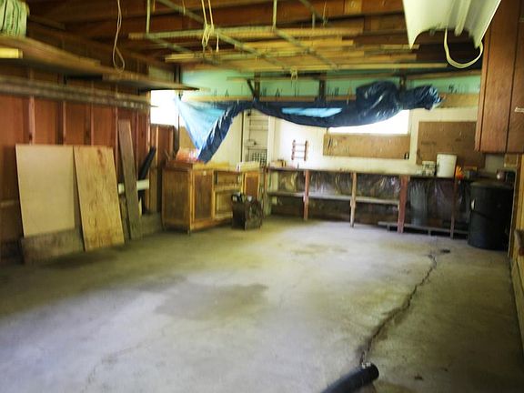 3rd image of 2304 Denver Ave