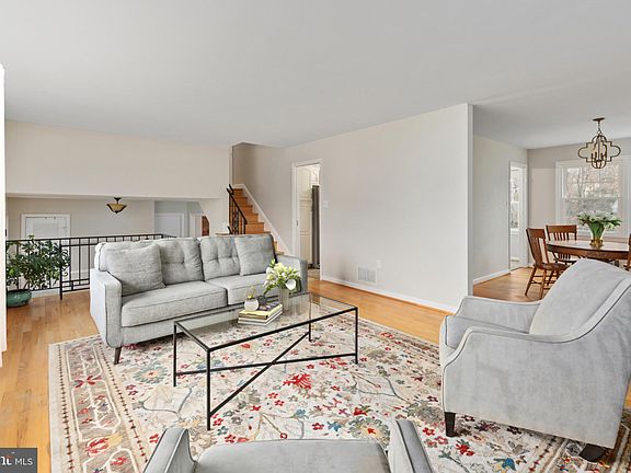 3rd image of 9015 Nomini Ln