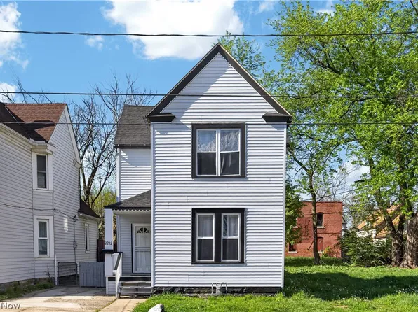 2212 Selzer Ave, Cleveland, OH 44109