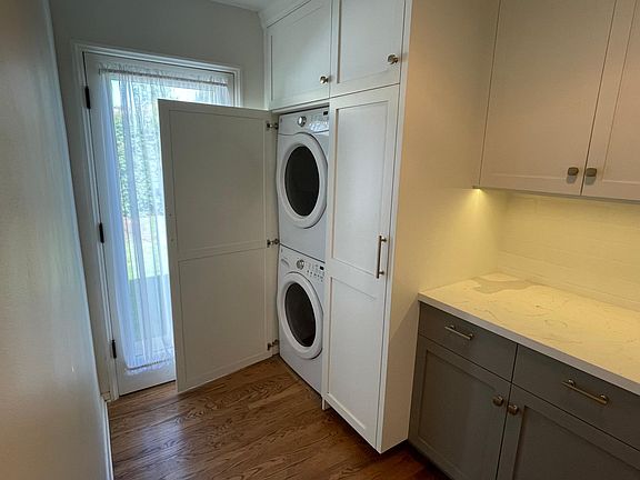 5th image of 425 Bonita Ave