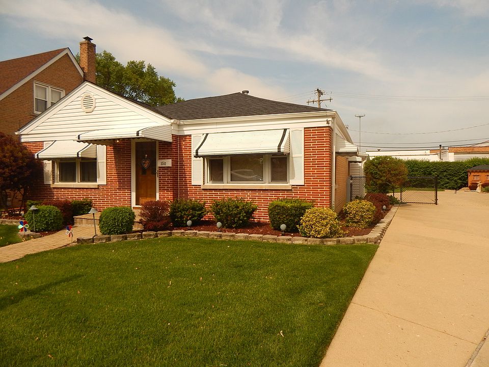 1st image of 3342 Ernst St