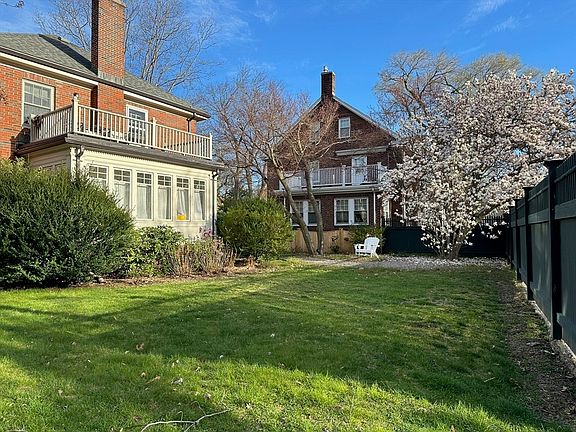 4th image of 108 Crowninshield Rd