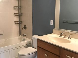 42641 Homefront Ter, Chantilly, VA 20152