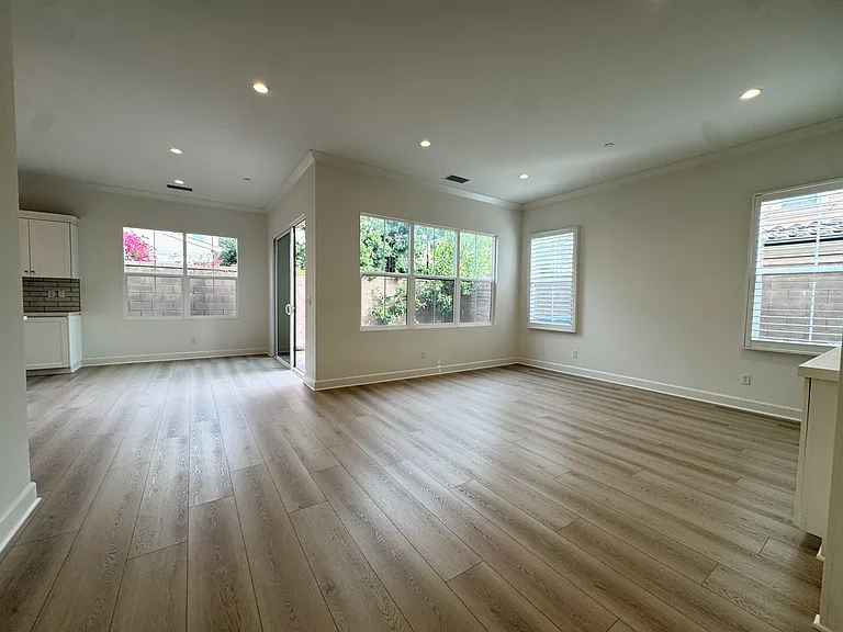 128 Hargrove — Photo 4
