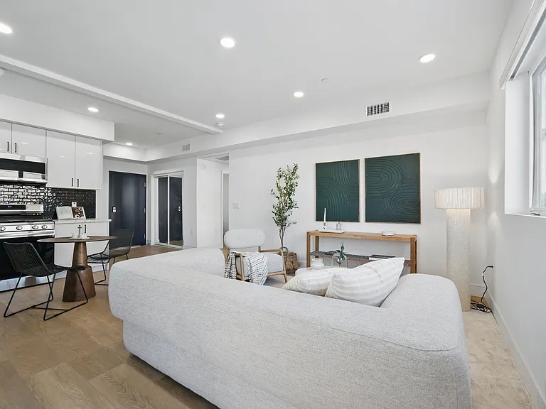 212 N Mariposa Ave #5 — Photo 6