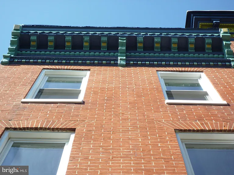 504 S Washington St — Photo 9