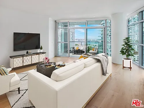 13650 Marina Pointe Dr Photo 1