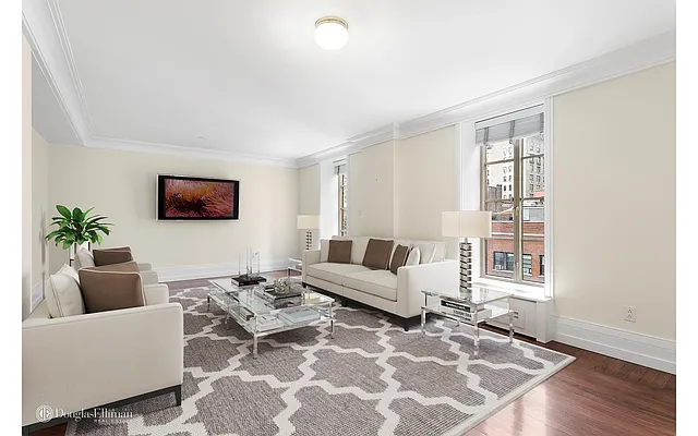 Rented by Douglas Elliman | media 24