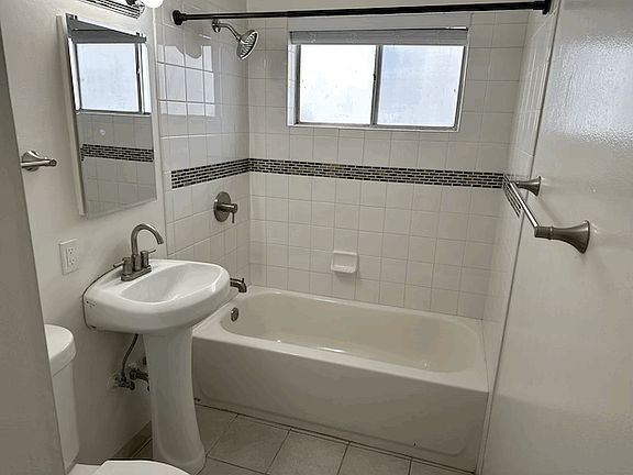 5th image of 990 Kains Ave #3