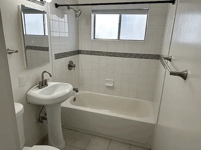 990 Kains Ave #3 — Photo 5