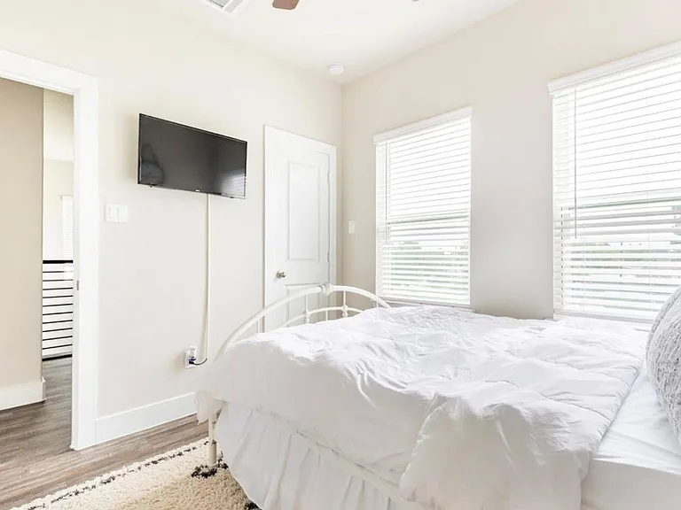 1740 Cove Crescent Ct — Photo 30