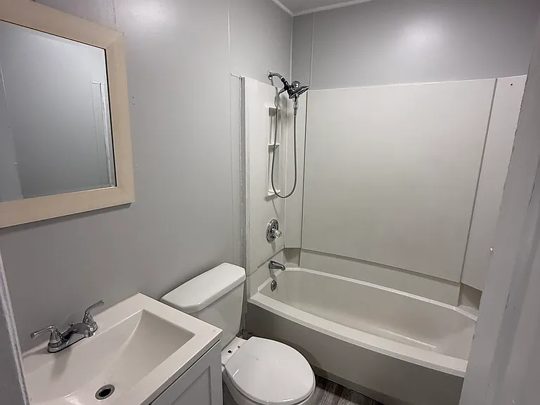 103 E Passmore Ln — Photo 8