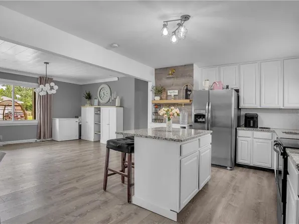 421 Plummer Dr, Chesapeake, VA 23323