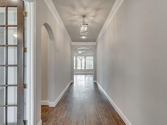 2nd image of 308 Blue Stem Ln