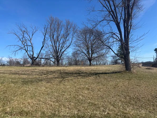 1014 Hidden Valley Dr, Varna, IL 61375