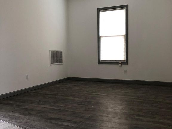 4th image of 851 Summer Ave APT 2