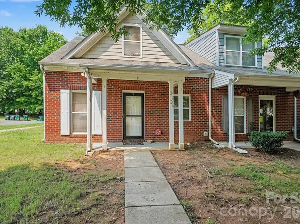 2729 Meadow Knoll Dr, Charlotte, NC 28269