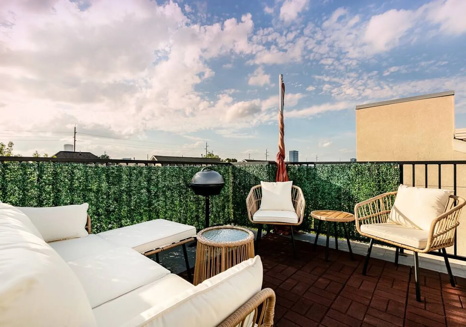 Stylish Montrose Townhome - Sleeps 10 — Photo 4