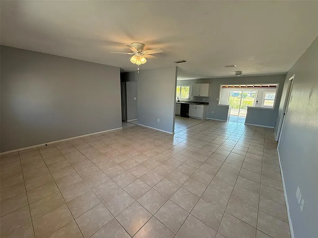 4 bed, 2.0 bath, 1657 sqft, $1,795 — Photo 3