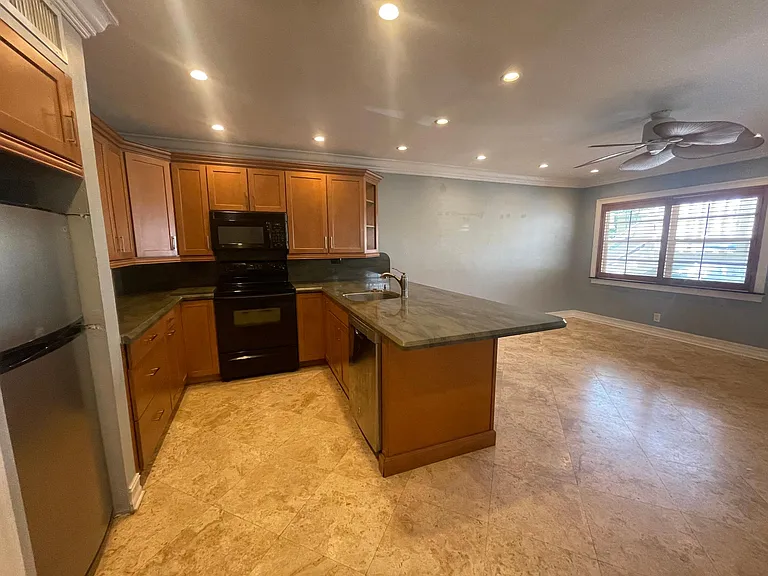 4050 NE 12th Ter #31-2 — Photo 5