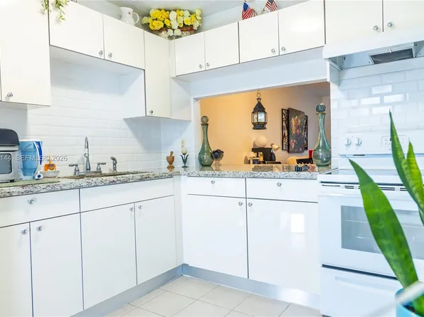 351 Cambridge Rd APT 107, Hollywood, FL 33024