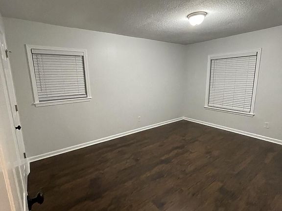 3rd image of 2579 Moody Ave