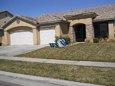 Great newer home in oak hills, 3-car garage
