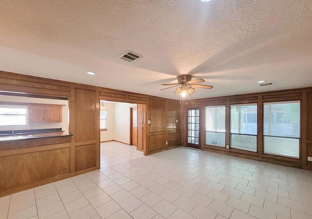 4 bed, 3.5 bath, 2602 sqft, $1,995 — Photo 4
