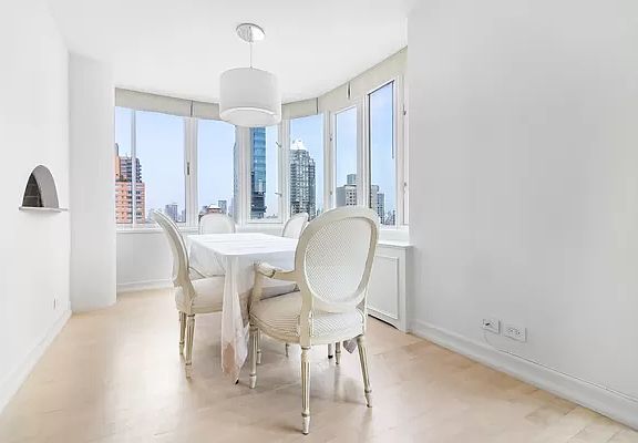 4th image of 300 E 62nd St APT 2502