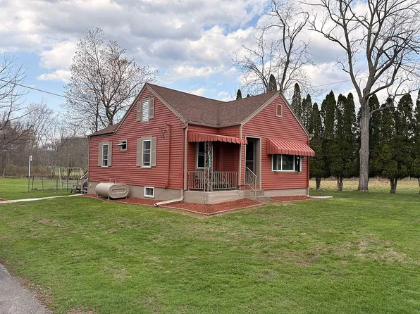 1535 Hamlin Hwy, Lake Ariel, PA 18436