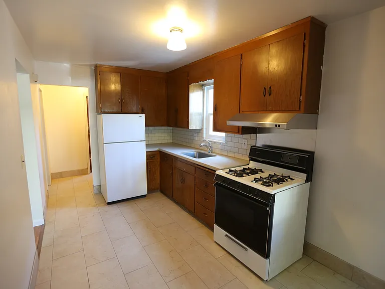 3112 Deakin St #1 — Photo 8