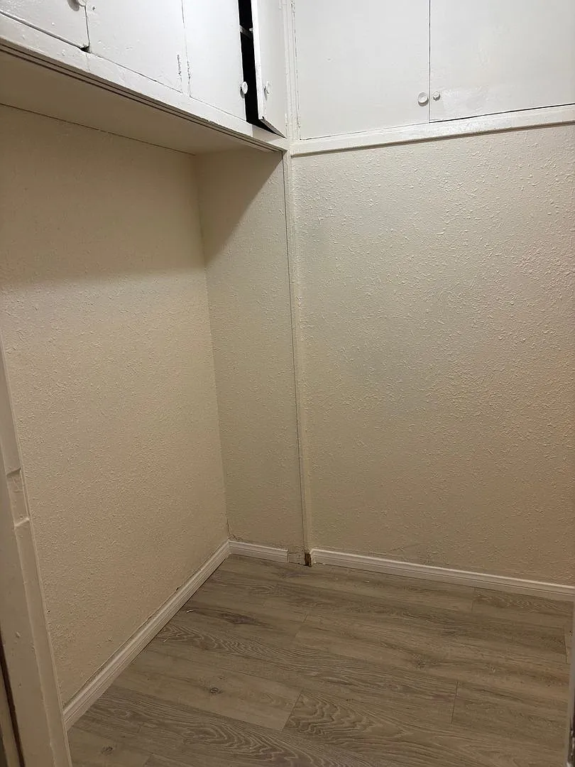 Charming 2BR Duplex in San Bernardino — Photo 3