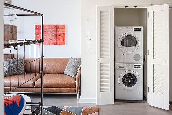 1st image of 45 Hoyt St APT 3R