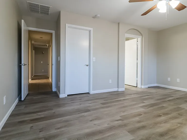 12508 W Windsor Blvd — Photo 11