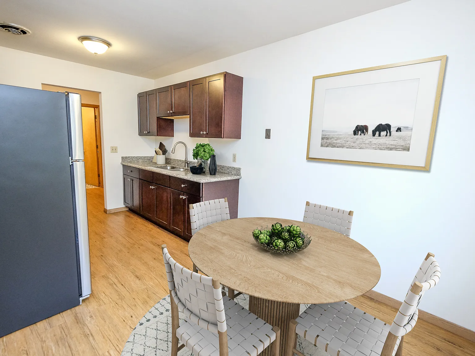 Pleasant Ave Apartments — Photo 4