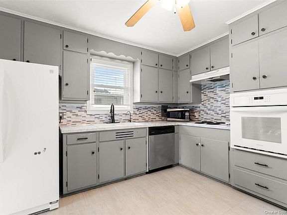 5th image of 1113 Matilda St