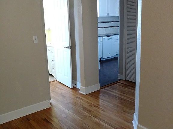3rd image of 319 1st Ave N #2E