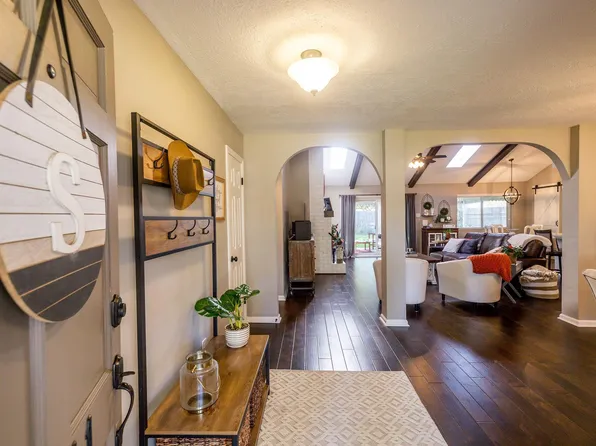 1611 Burning Tree Rd, Humble, TX 77339