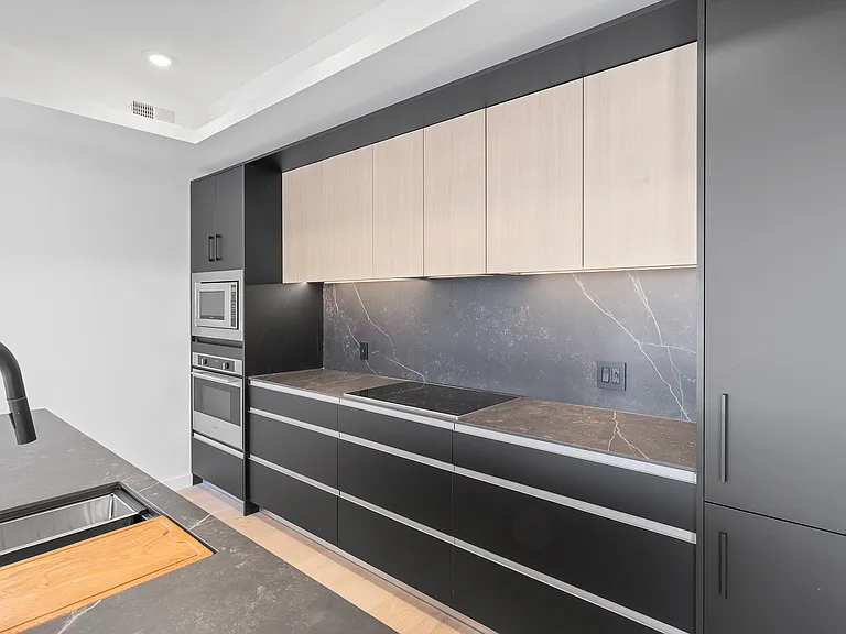 Extra Large Kitchen with Lots of Storage