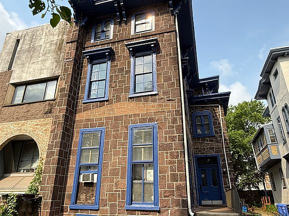 2nd image of 520 Woodland Ter APT 2F