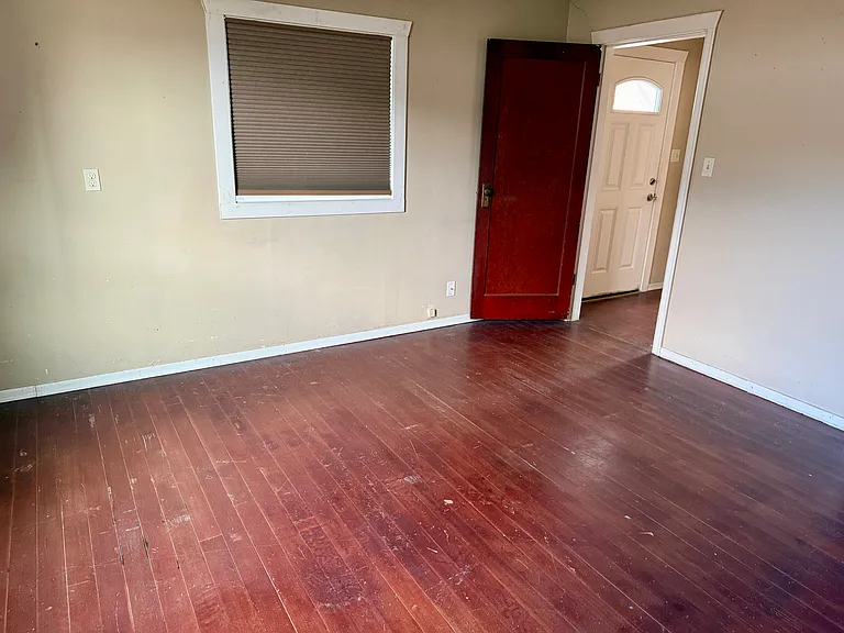 1304 Dudley Ave — Photo 6