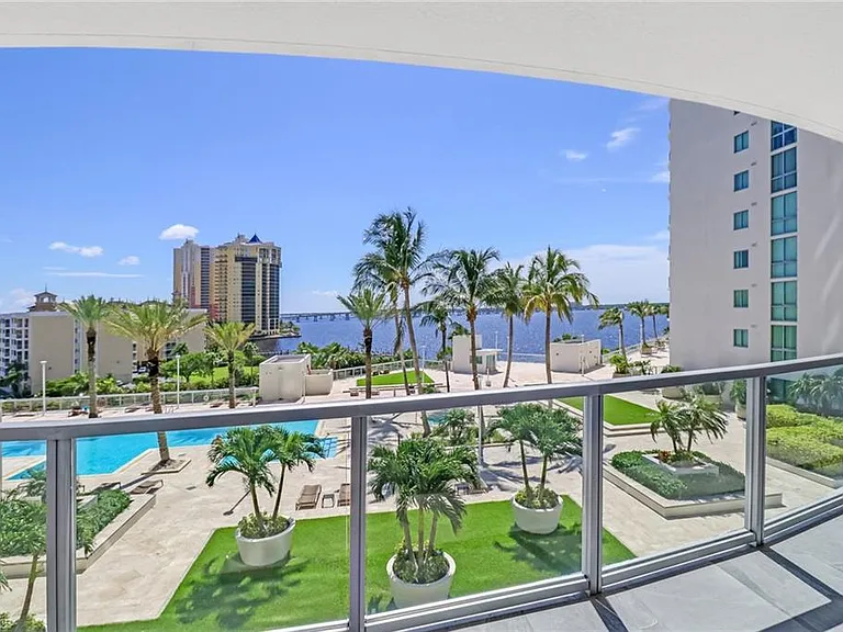 3000 Oasis Grand Blvd #606 — Photo 31