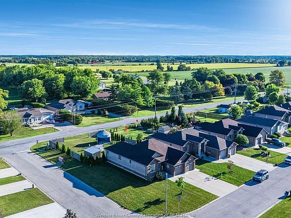 3rd image of 350 Sellick Dr