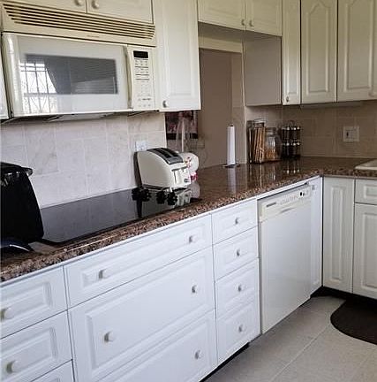 4th image of 604 NE 2nd St APT 424